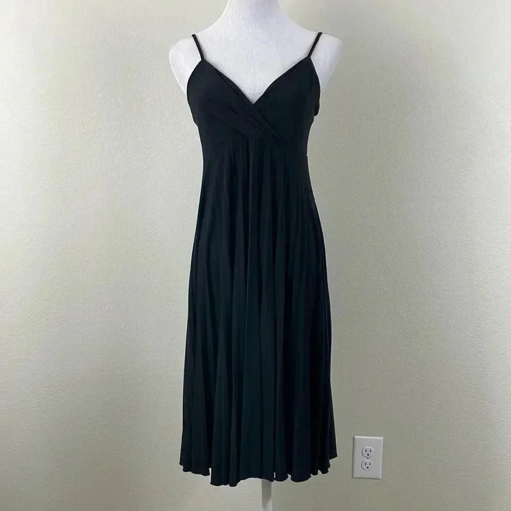 Max & Cleo sleeveless black strap sweetheart knee length dress size small